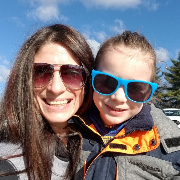 Meet your Posher, Jennifer - Picture 1 of 1